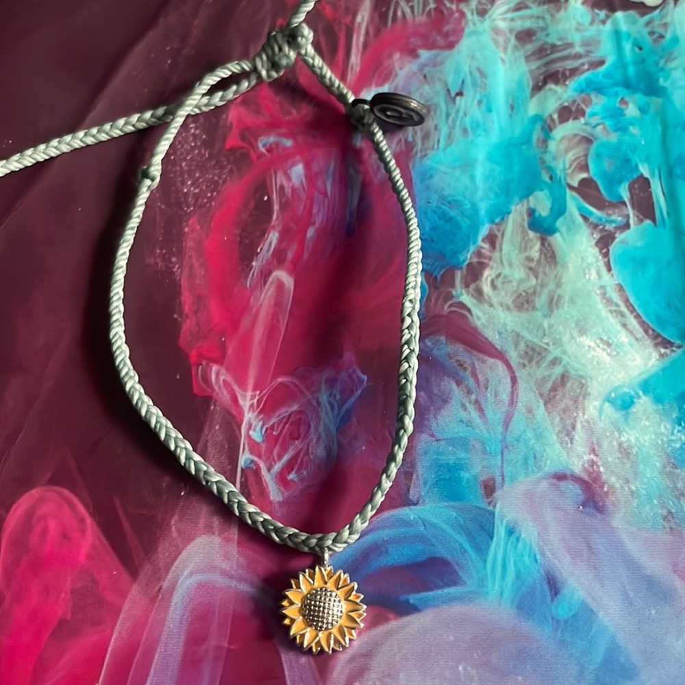Pura vida flower charm